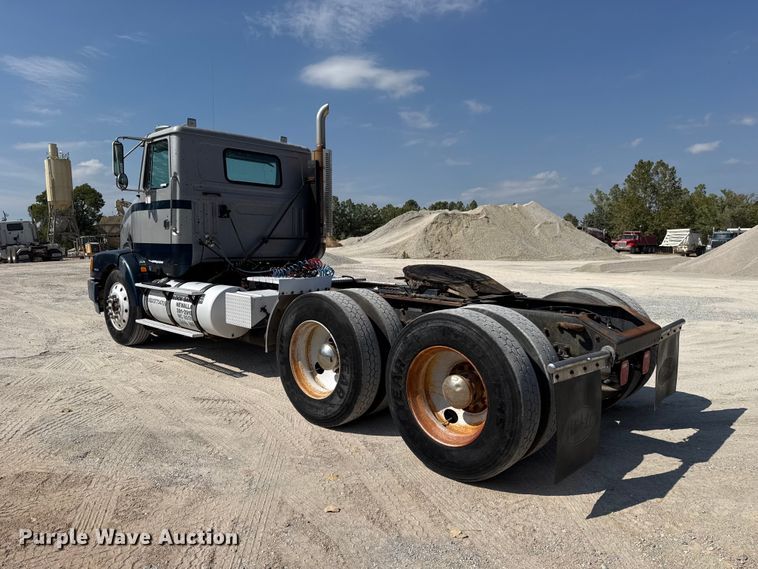 image for item FC4456 1996 Volvo WCA semi truck