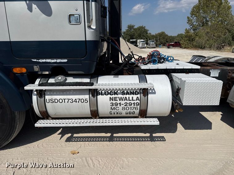 image for item FC4456 1996 Volvo WCA semi truck