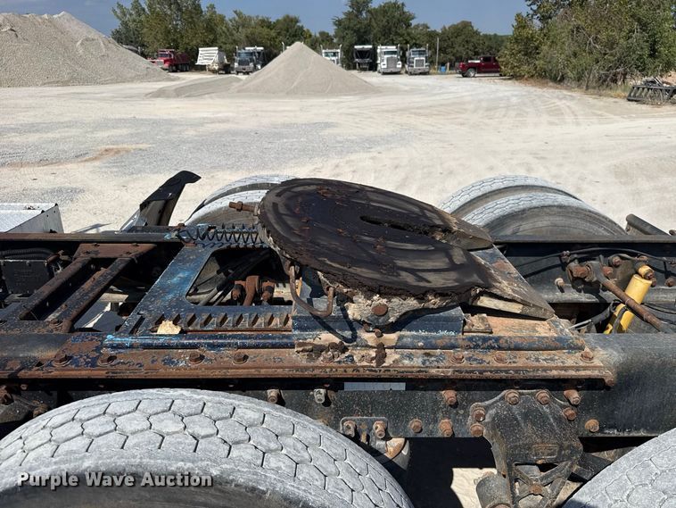 image for item FC4456 1996 Volvo WCA semi truck