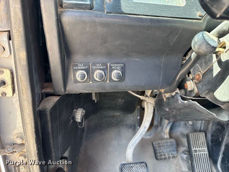 image for item FC4456 1996 Volvo WCA semi truck