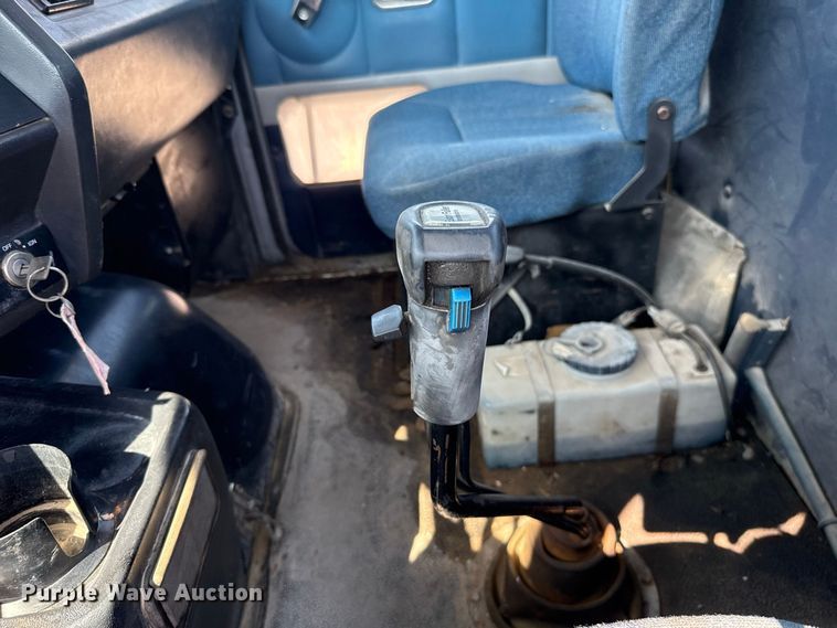image for item FC4456 1996 Volvo WCA semi truck