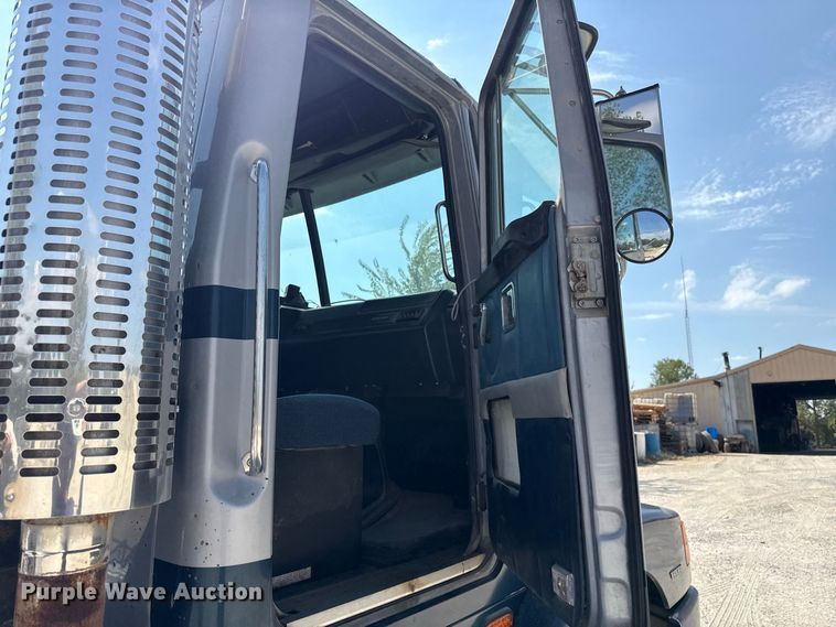 image for item FC4456 1996 Volvo WCA semi truck