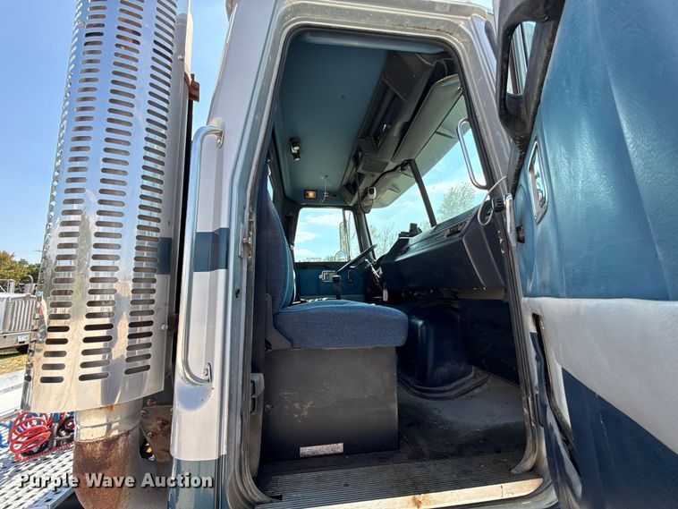 image for item FC4456 1996 Volvo WCA semi truck