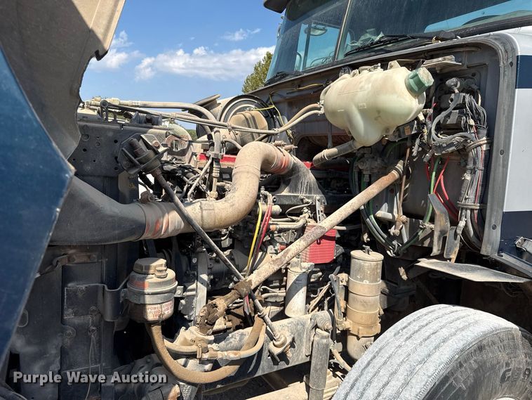 image for item FC4456 1996 Volvo WCA semi truck