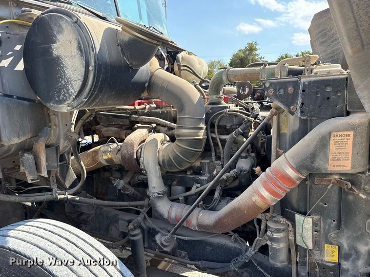 image for item FC4456 1996 Volvo WCA semi truck