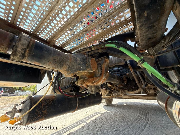 image for item FC4456 1996 Volvo WCA semi truck