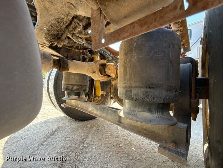 image for item FC4456 1996 Volvo WCA semi truck