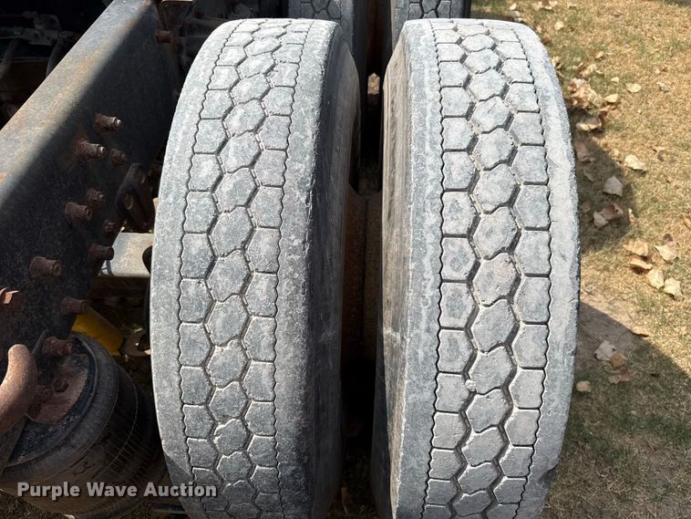 image for item FC4456 1996 Volvo WCA semi truck