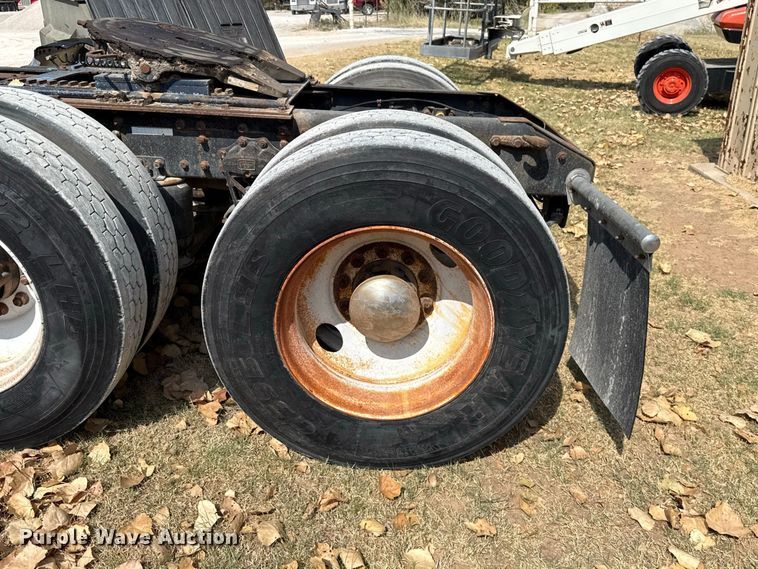 image for item FC4456 1996 Volvo WCA semi truck