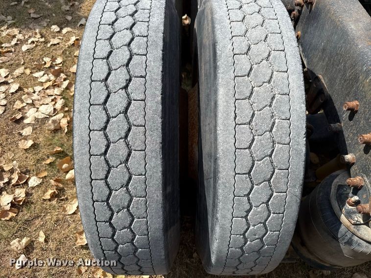 image for item FC4456 1996 Volvo WCA semi truck