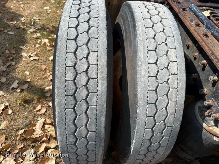 image for item FC4456 1996 Volvo WCA semi truck