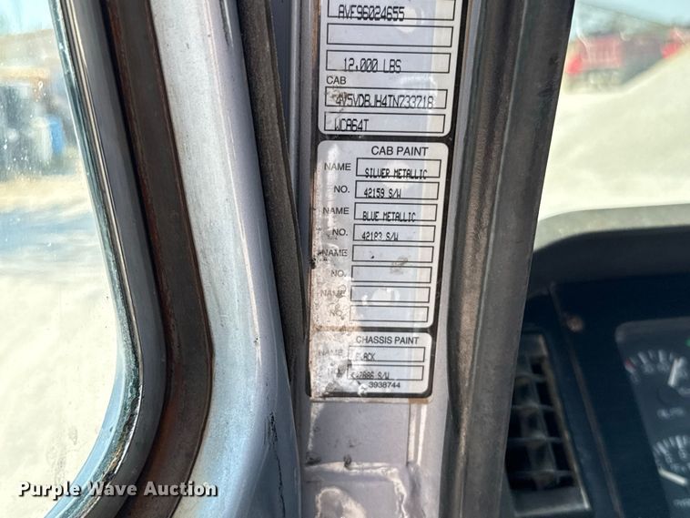 image for item FC4456 1996 Volvo WCA semi truck