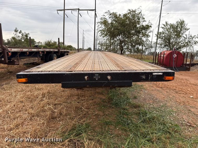 image for item FC4473 2001 Transcraft flatbed trailer