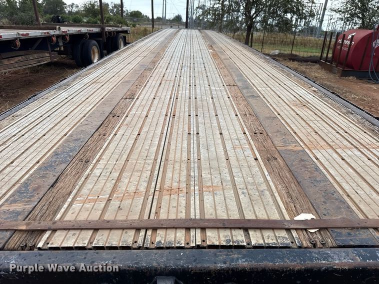 image for item FC4473 2001 Transcraft flatbed trailer