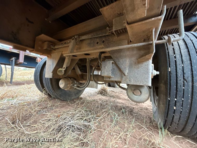 image for item FC4473 2001 Transcraft flatbed trailer