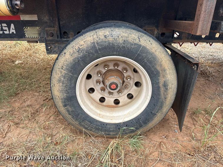 image for item FC4473 2001 Transcraft flatbed trailer