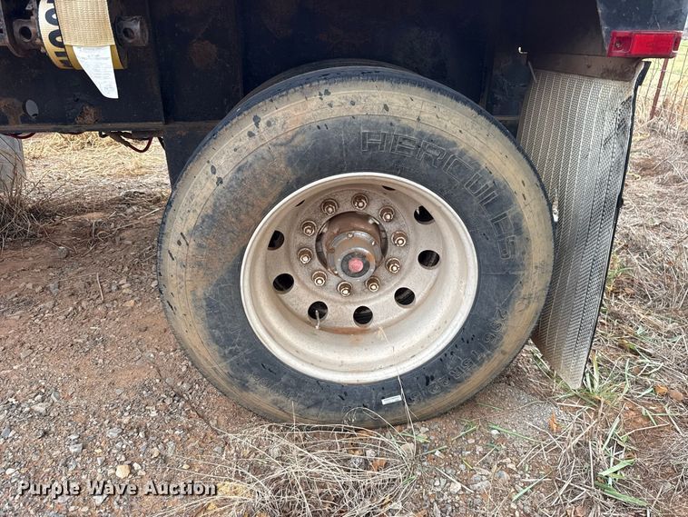 image for item FC4473 2001 Transcraft flatbed trailer