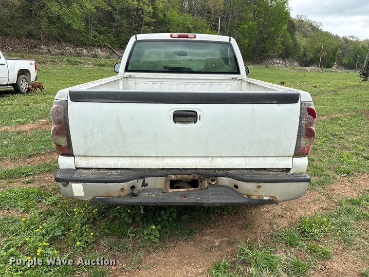 image for item FG0252 2005 Chevrolet Silverado 1500 pickup truck