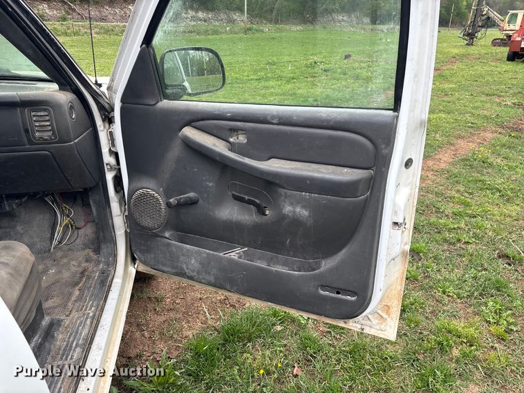 image for item FG0252 2005 Chevrolet Silverado 1500 pickup truck