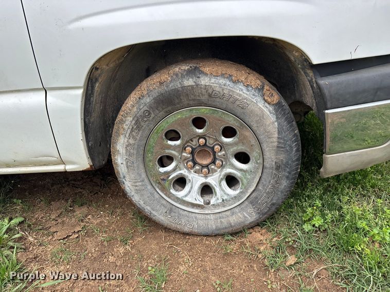 image for item FG0252 2005 Chevrolet Silverado 1500 pickup truck