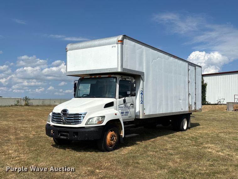 2007 Hino box truck