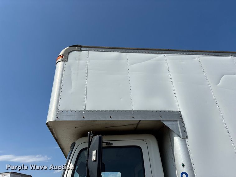 image for item FG0693 2007 Hino box truck