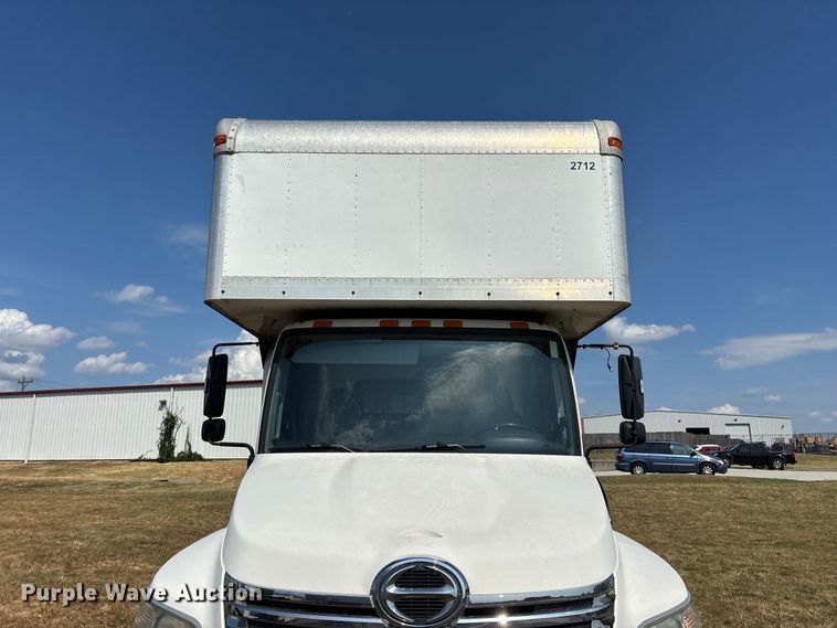 image for item FG0693 2007 Hino box truck
