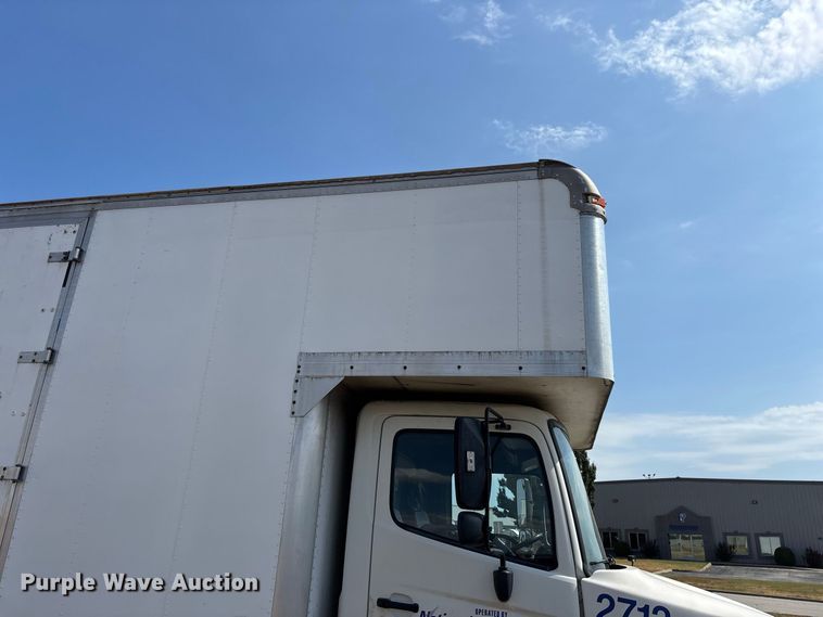 image for item FG0693 2007 Hino box truck