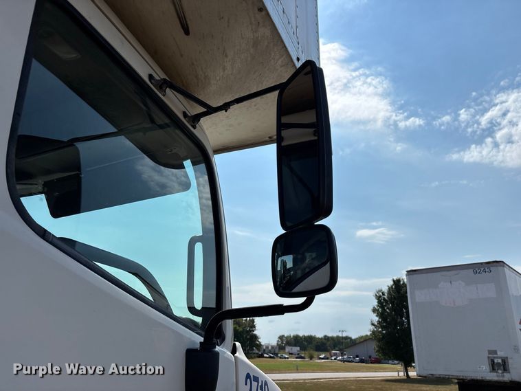 image for item FG0693 2007 Hino box truck