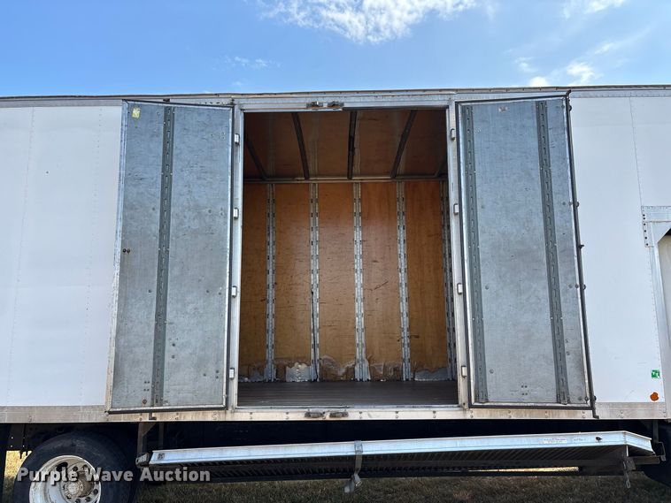 image for item FG0693 2007 Hino box truck