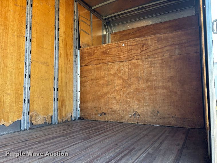 image for item FG0693 2007 Hino box truck