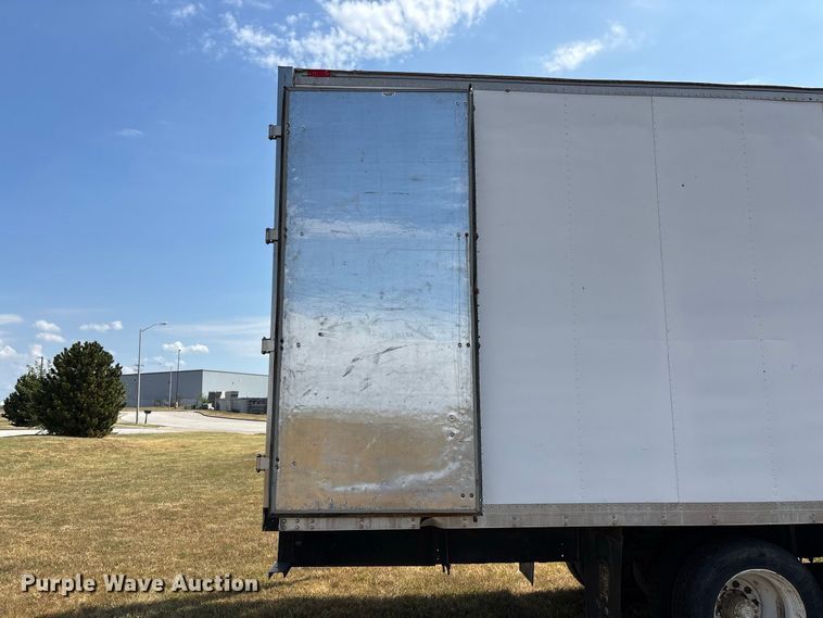 image for item FG0693 2007 Hino box truck