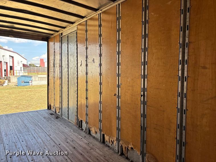 image for item FG0693 2007 Hino box truck