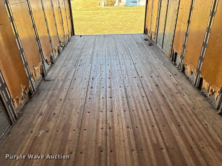 image for item FG0693 2007 Hino box truck