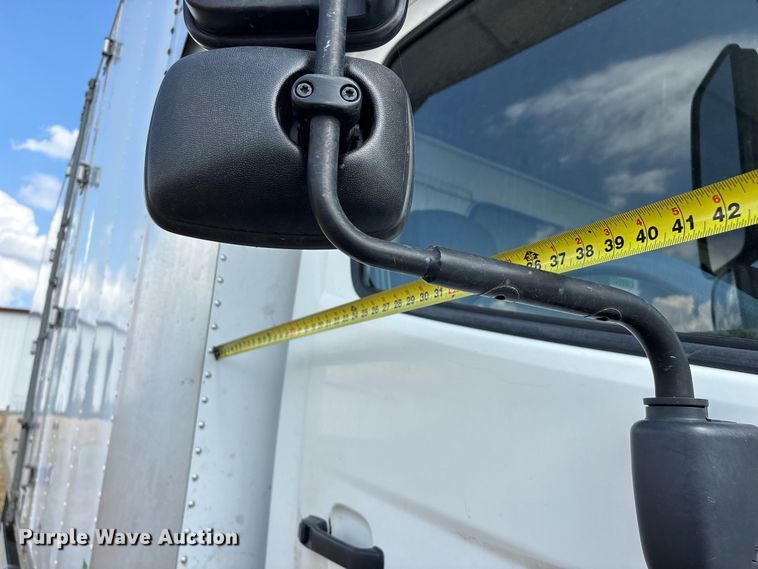 image for item FG0693 2007 Hino box truck