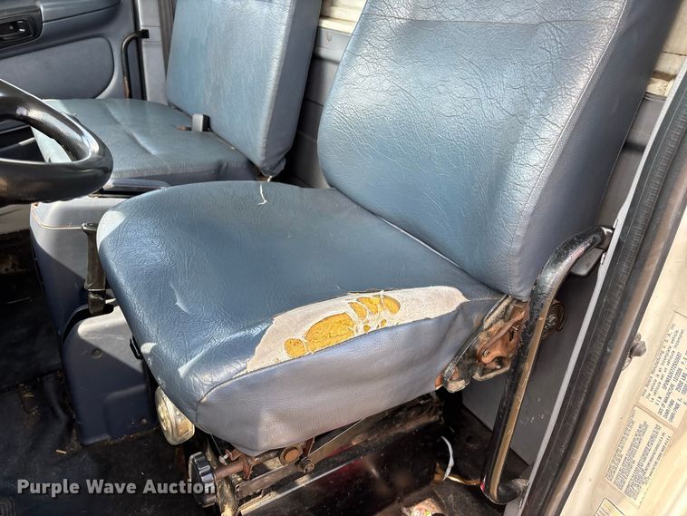 image for item FG0693 2007 Hino box truck