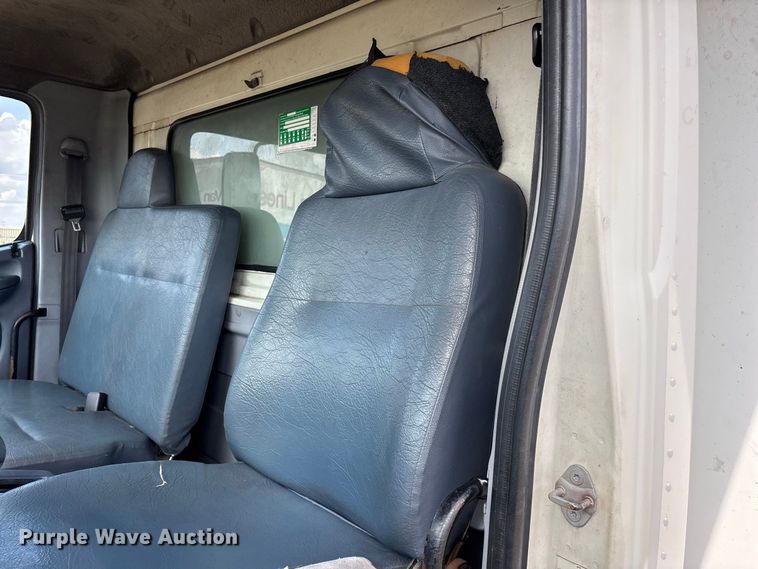 image for item FG0693 2007 Hino box truck
