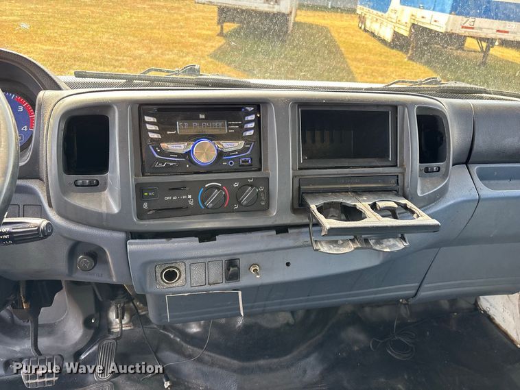 image for item FG0693 2007 Hino box truck