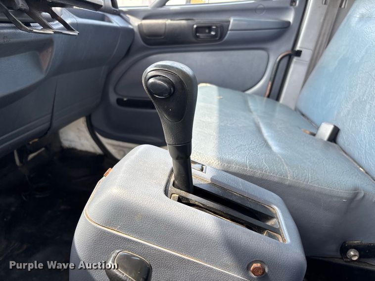 image for item FG0693 2007 Hino box truck