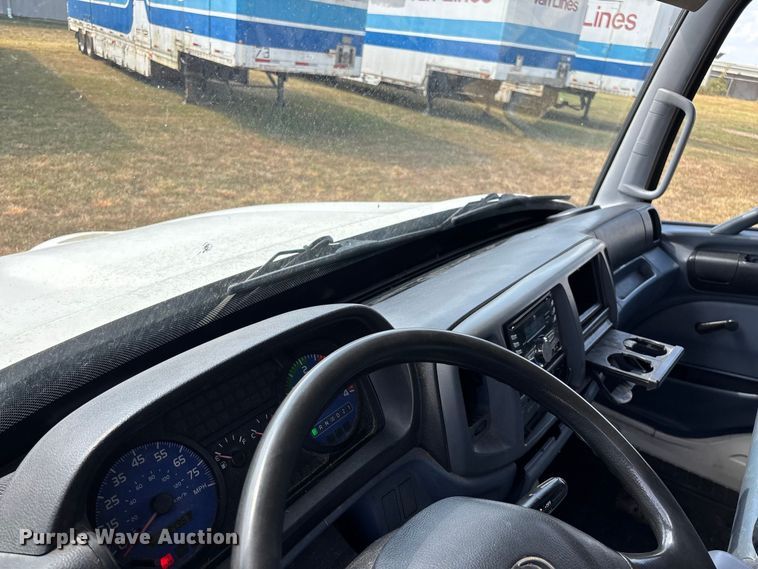 image for item FG0693 2007 Hino box truck