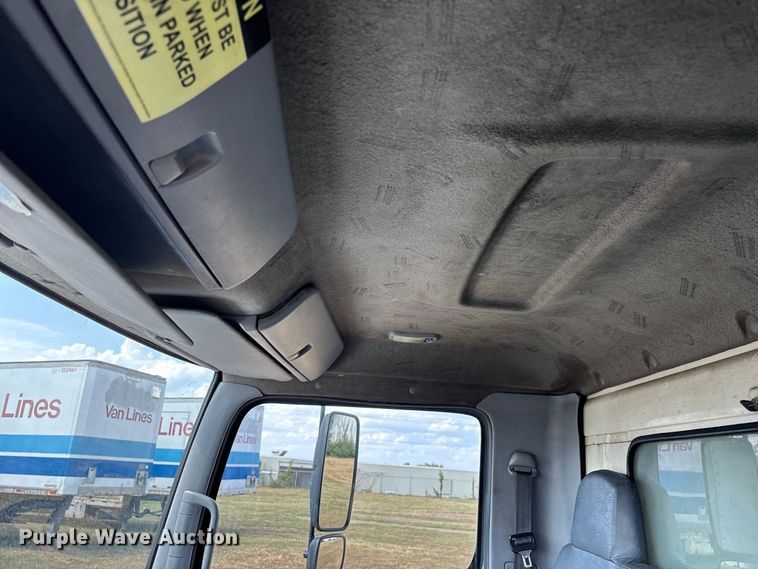 image for item FG0693 2007 Hino box truck