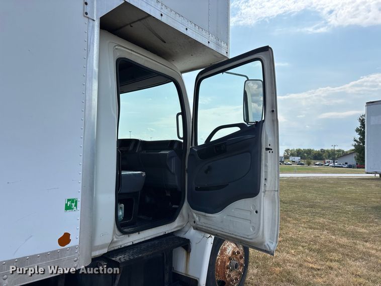 image for item FG0693 2007 Hino box truck