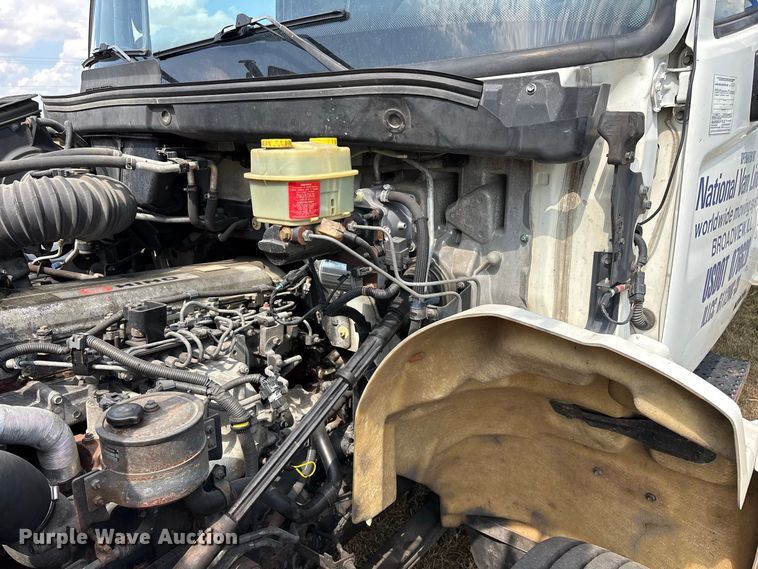 image for item FG0693 2007 Hino box truck
