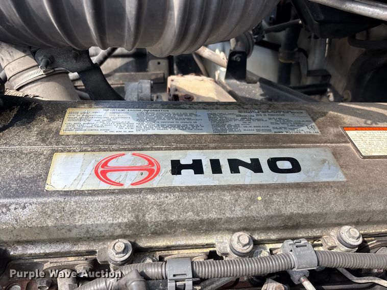 image for item FG0693 2007 Hino box truck