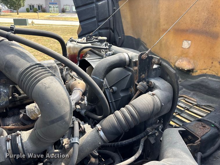 image for item FG0693 2007 Hino box truck