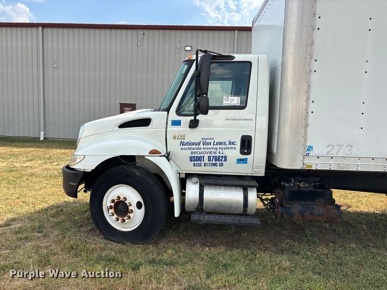 image for item FG0694 2007 International DuraStar 4300 box truck