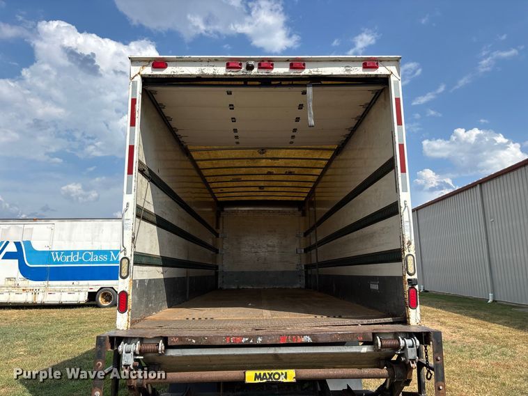image for item FG0694 2007 International DuraStar 4300 box truck