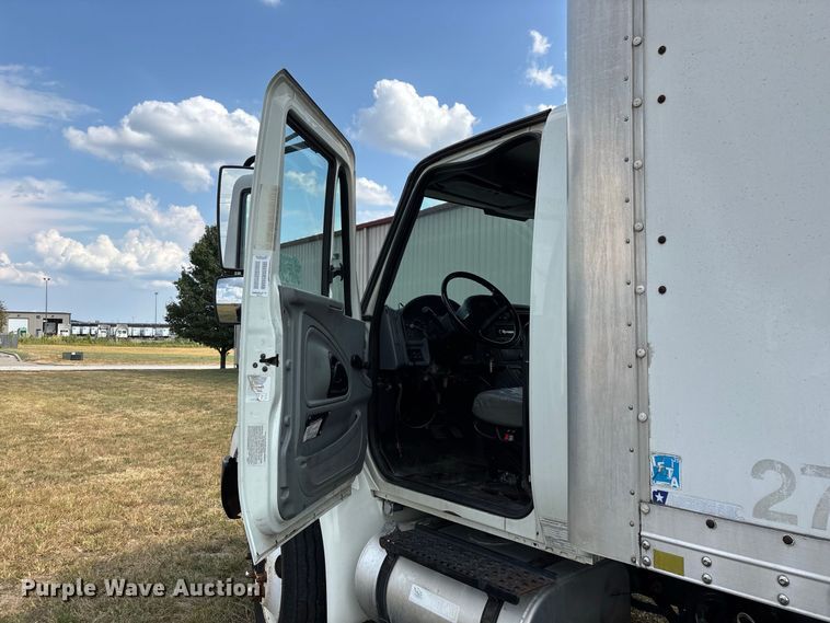 image for item FG0694 2007 International DuraStar 4300 box truck