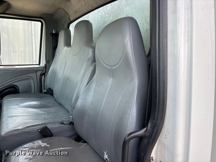 image for item FG0694 2007 International DuraStar 4300 box truck