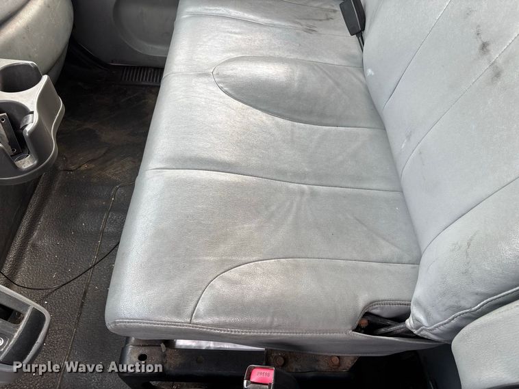 image for item FG0694 2007 International DuraStar 4300 box truck